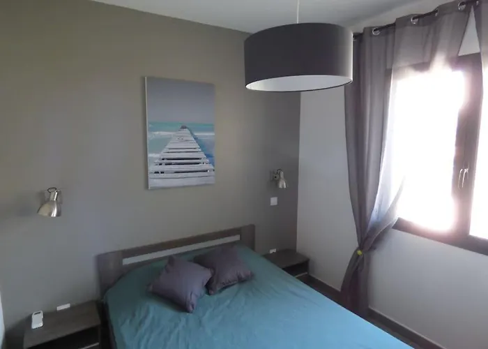 Moderne Avec Terrasses Et Piscine アパート *