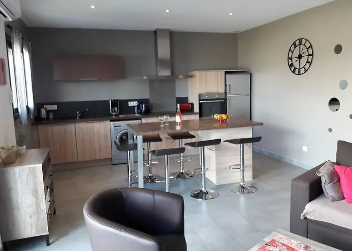 Moderne Avec Terrasses Et Piscine